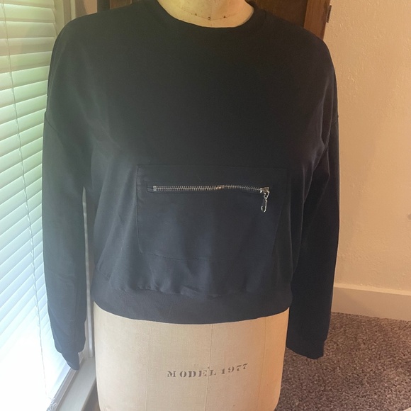 Black lightweight sweatshirt NWOT - Picture 1 of 4